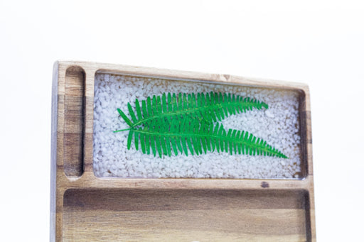 Leaf-inspired Ongrok Rolling Tray