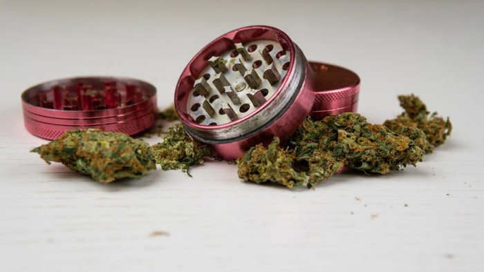 Use Herb Grinders And Get The Best Smoking Experience
